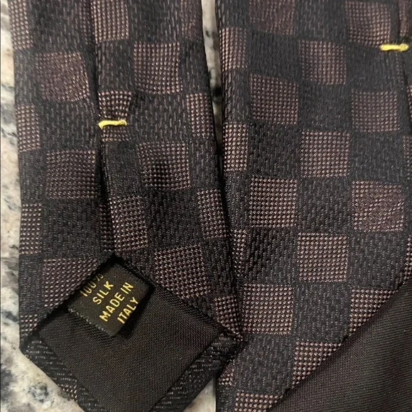 Louis Vuitton BrownTie - Picture 3 of 5